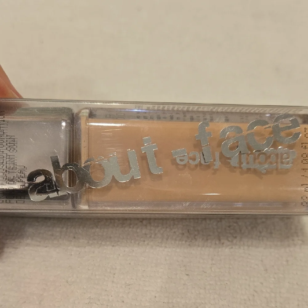 ​about-face | The Performer Skin-Focused Foundation Shade M2 Cool
